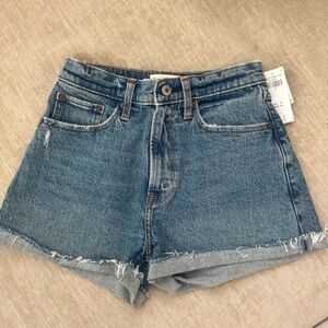 Abercrombie & Fitch The Mom Short High Rise | Curve Love